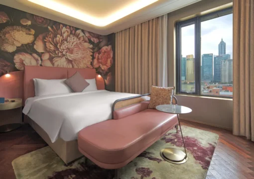 Deluxe City View Queen Room