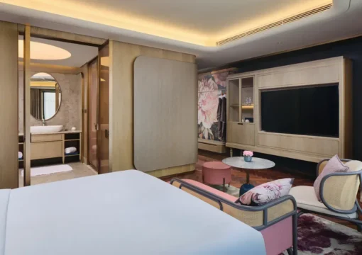 Deluxe City View Queen Room