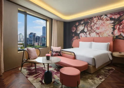 Deluxe City View Queen Room