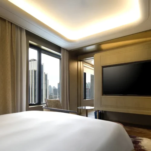 Deluxe City View Queen Room