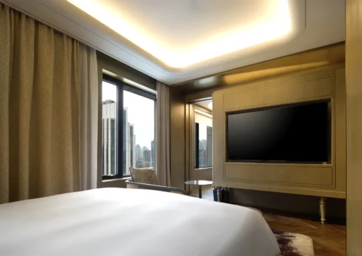 Deluxe City View Queen Room