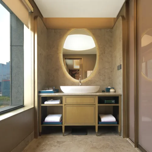 Deluxe City View Queen Room