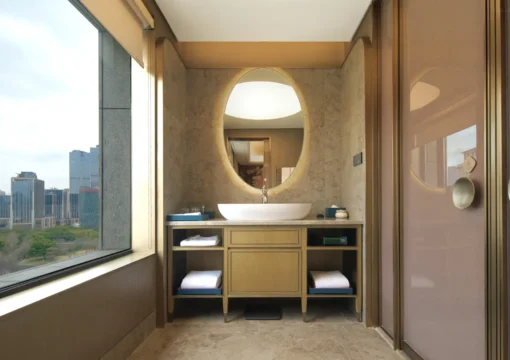 Deluxe City View Queen Room