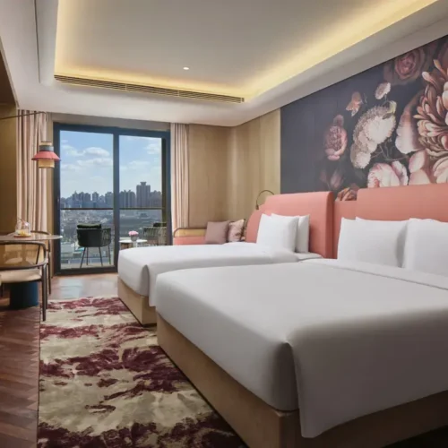 Deluxe Terrace Family Room