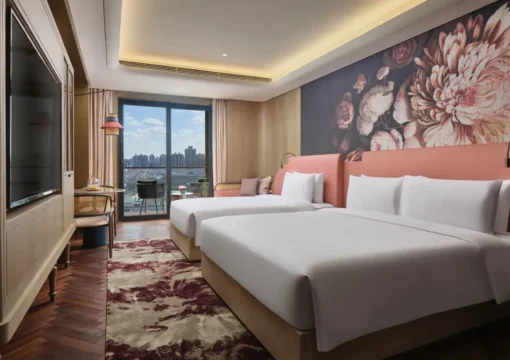 Deluxe Terrace Family Room