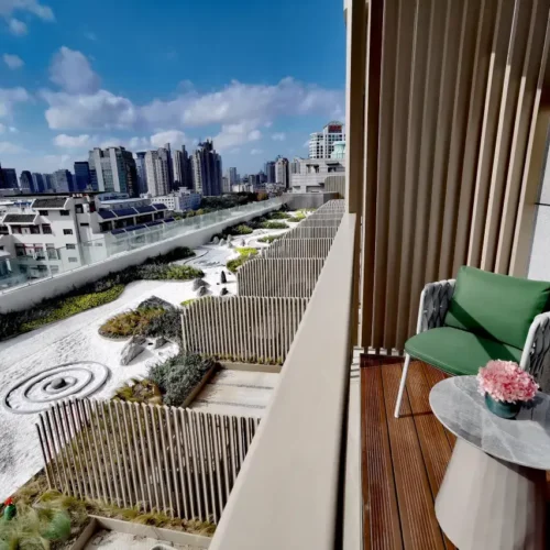 Deluxe Terrace Family Room