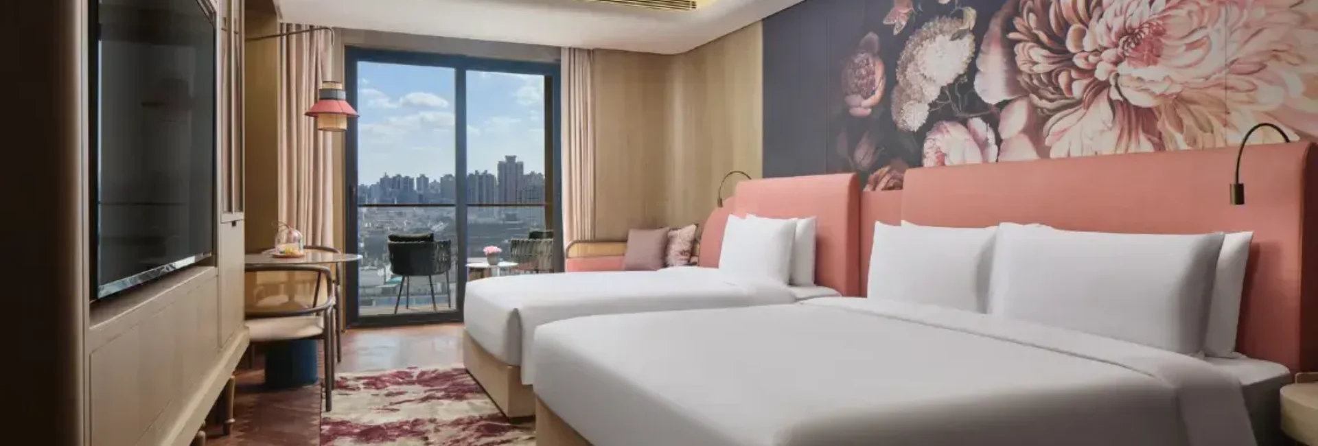 Deluxe Terrace Family Room