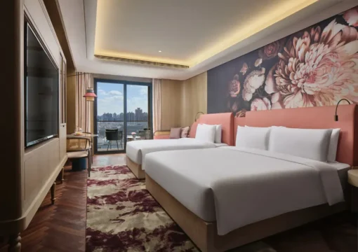 Deluxe Terrace Family Room