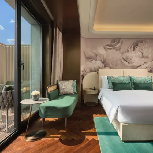 Grand Terrace Queen Room