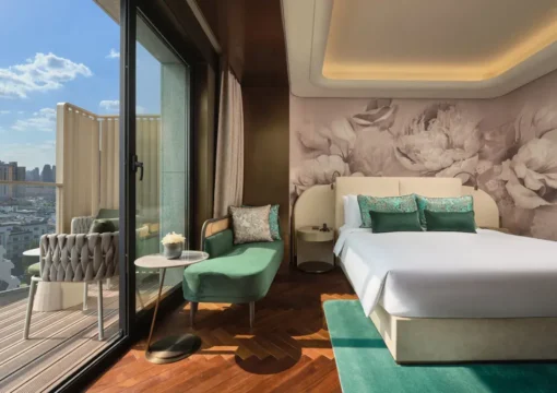 Grand Terrace Queen Room