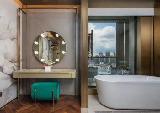 Grand Terrace Queen Room