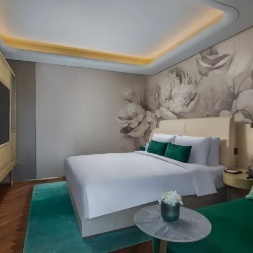 Grand Terrace Queen Room